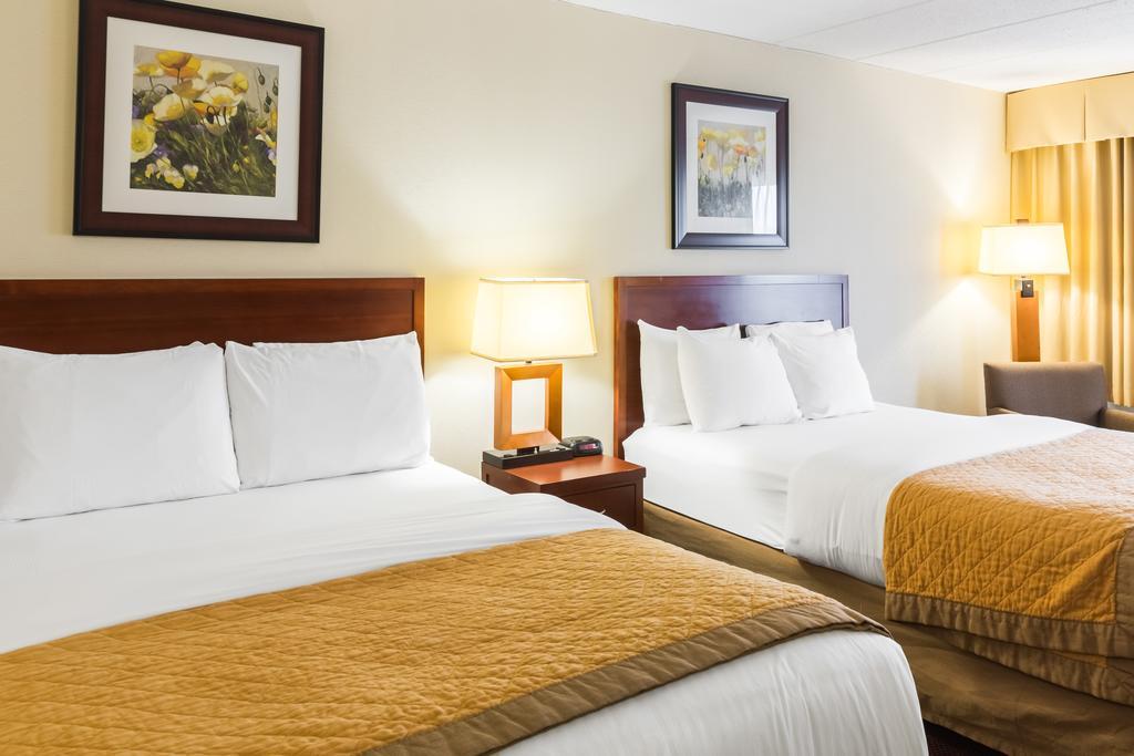 Clarion Hotel Somerset - New Brunswick Buitenkant foto