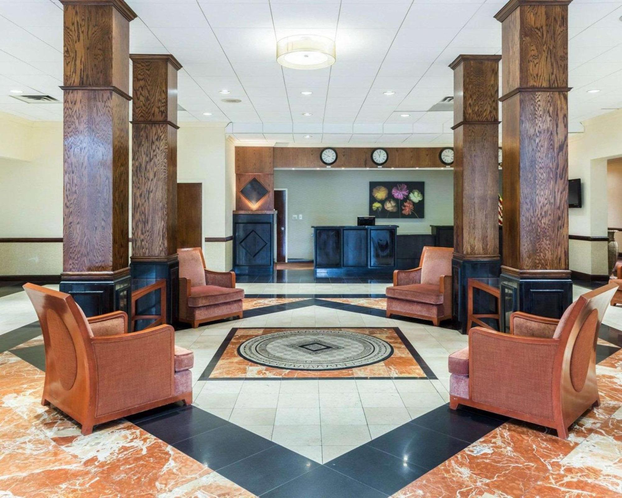 Clarion Hotel Somerset - New Brunswick Buitenkant foto