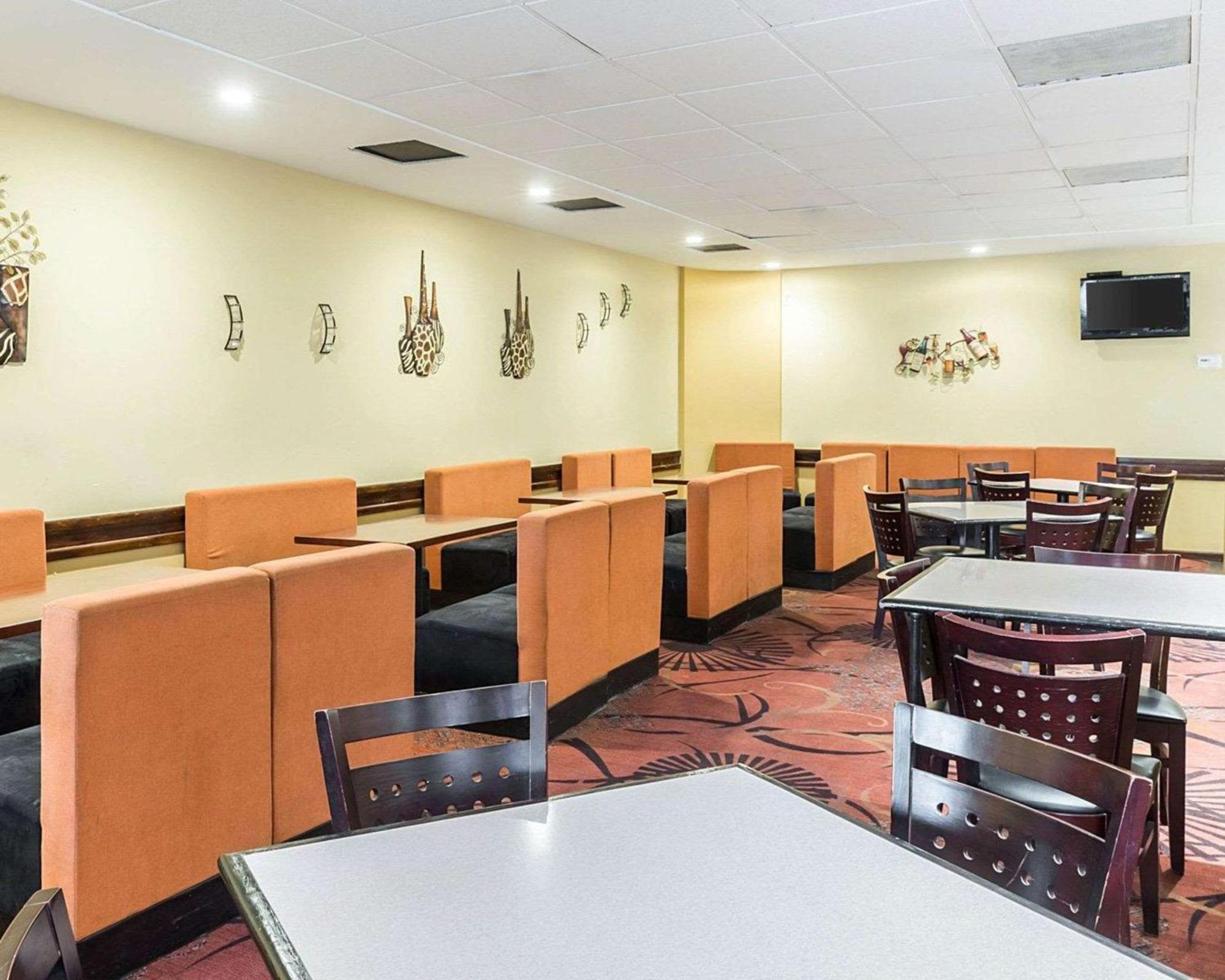 Clarion Hotel Somerset - New Brunswick Buitenkant foto